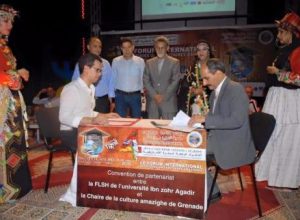 firma_conveno_facultad_letras_y_ciencias_agadir_24_julio2015_0